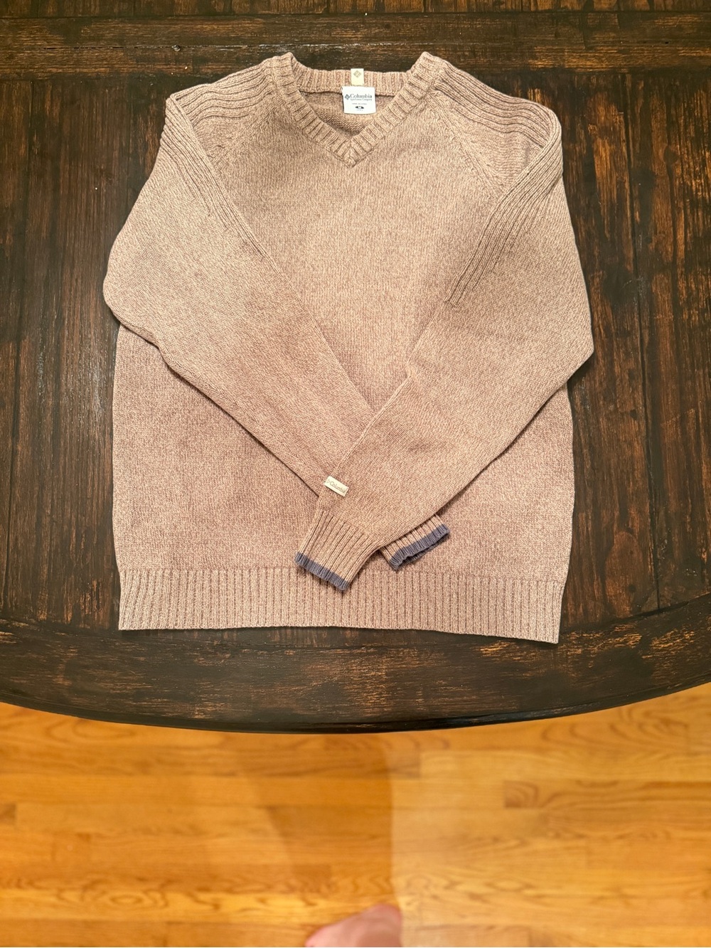 Columbia Men's size M Taupe V-Neck Pullover Sweater - Classic Cotton Casual Knit